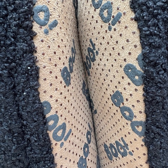 Born Ghost Slippers 👻 - Picture 4 of 5